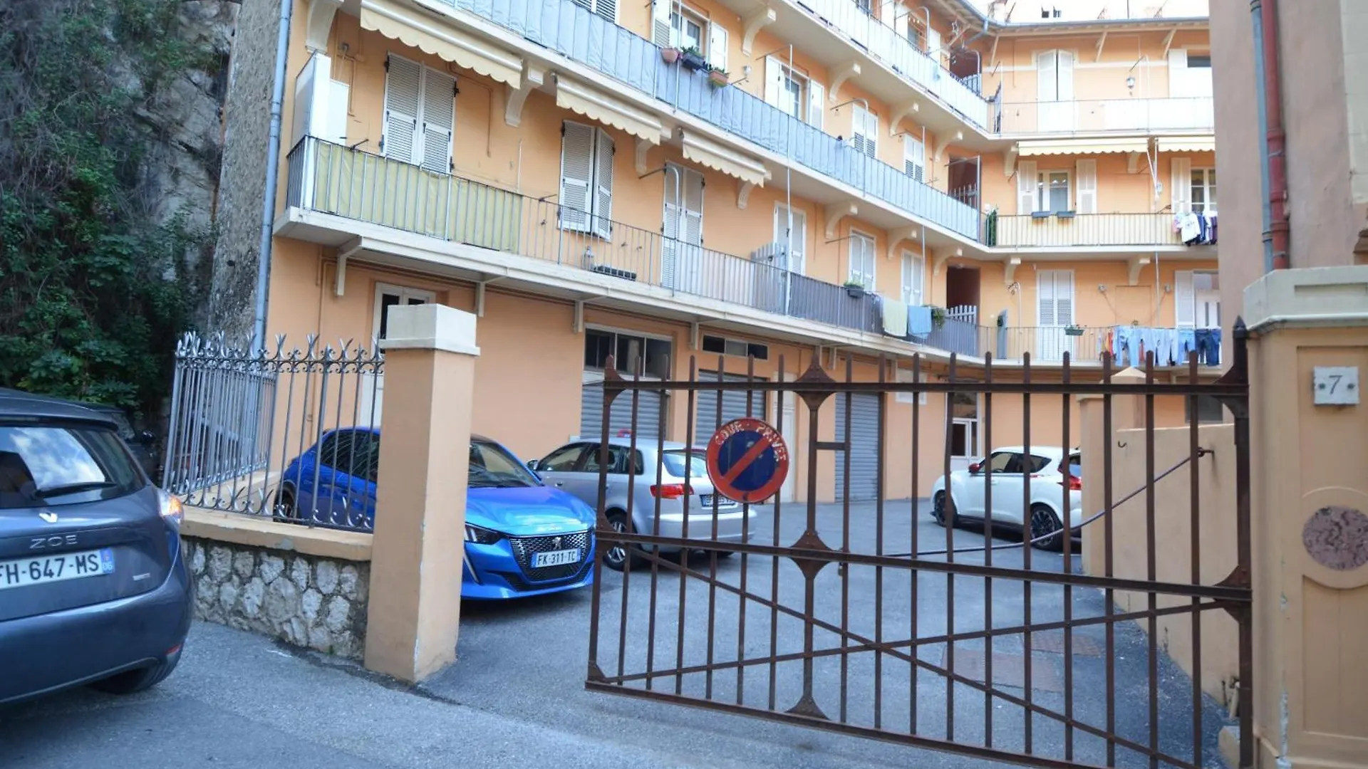 Appartement Avec Parking Pour 4 Personnes En Plein Coeur De Monaco Beausoleil France
